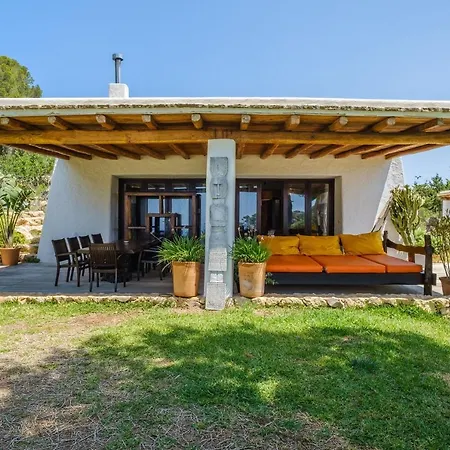 Sarahmuk Villa *